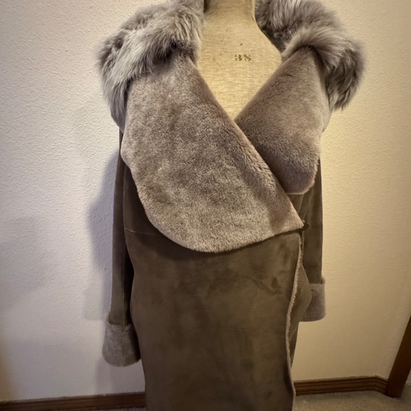 Sundance Shearling Coat Gorgeous Truffle (Dark Taupe)-NWT - Picture 3 of 10